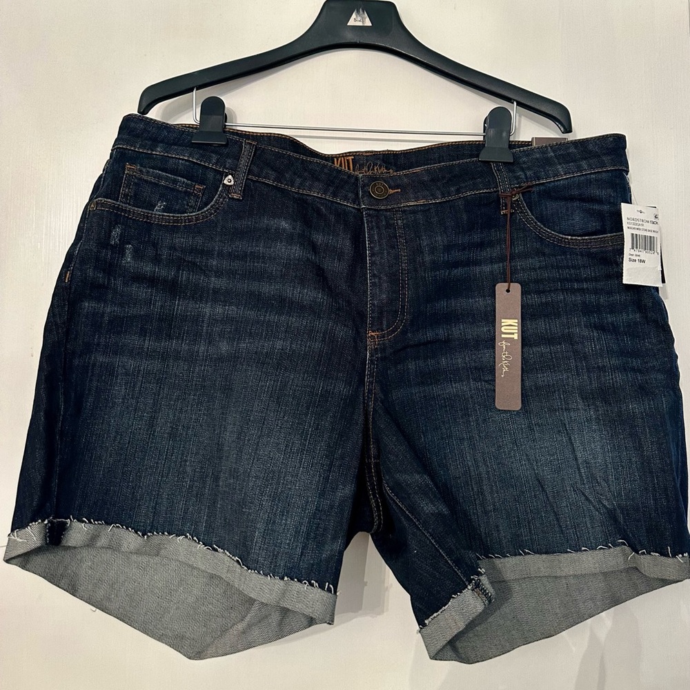 NWT Kut from the Kloth Katy Boyfriend Jean short